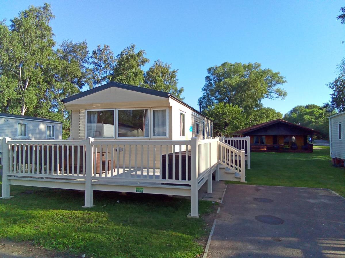 Beautiful 3 Bedroom Caravan With Hot Tub - Tattershall Lakes Eksteriør bilde