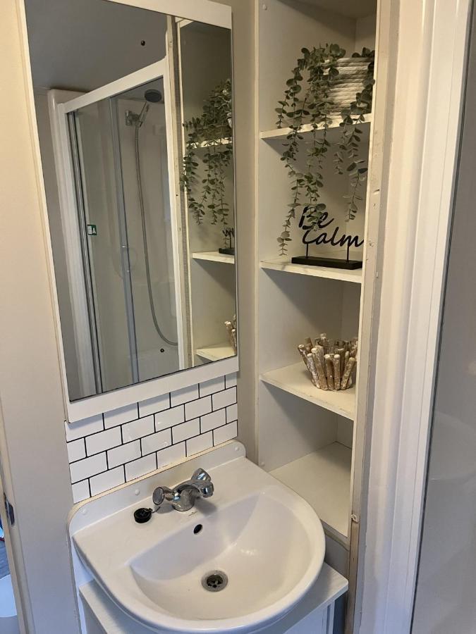 Beautiful 3 Bedroom Caravan With Hot Tub - Tattershall Lakes Eksteriør bilde